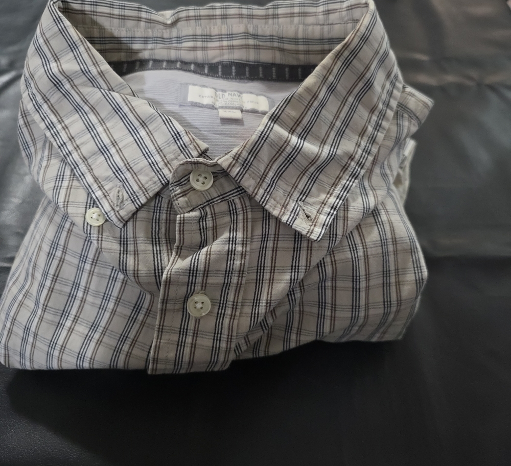 Old Navy Light Gray Plaid Button-Down Shirt